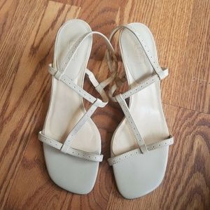 Loft Womans Size 6.5M Nude Classic Pump Peep Toes